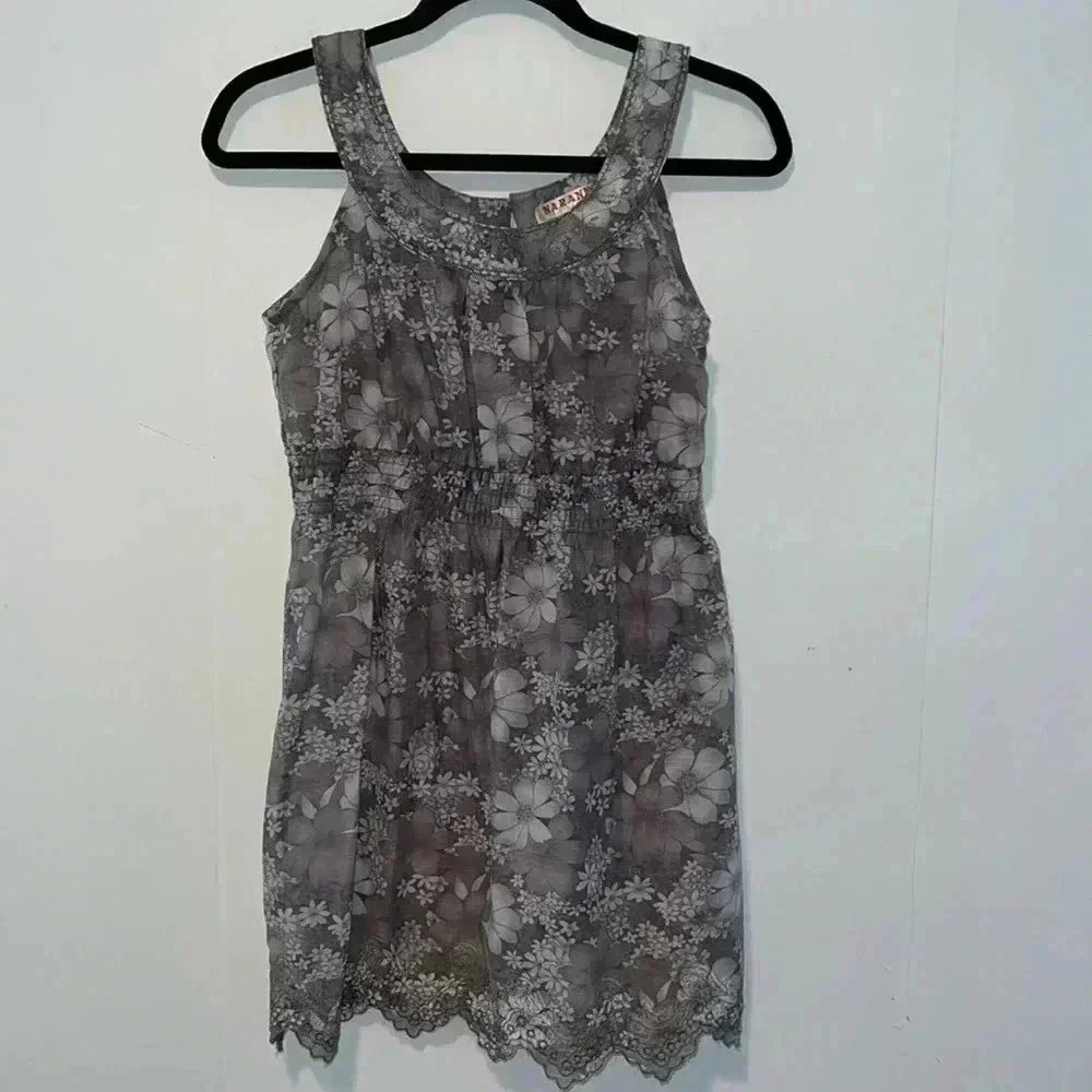 Naranka Sleeveless Blouse J4